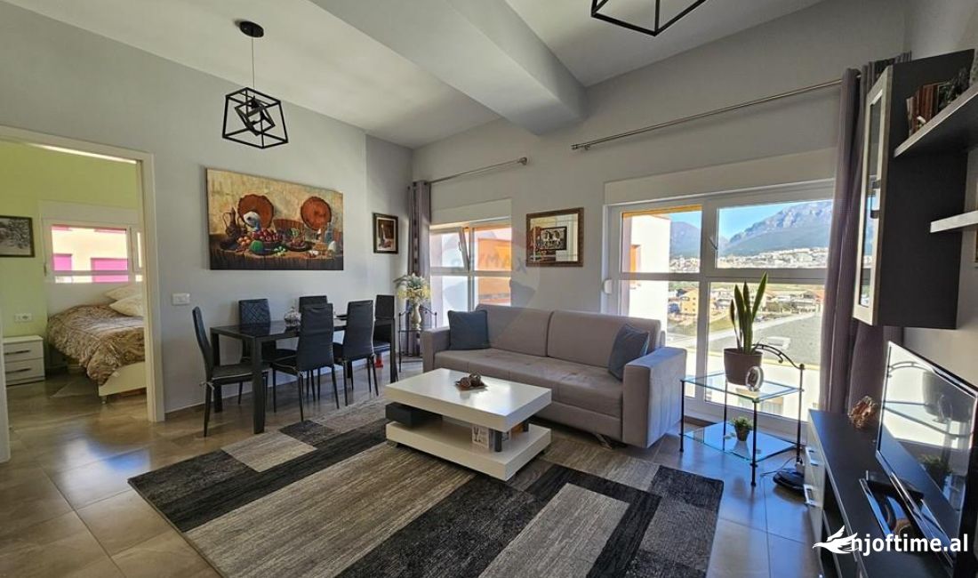 Shtepi ne shitje Apartament ne Tirane, 1+1, Mobilimi E mobiluar, Pagesa 108,000  Euro.