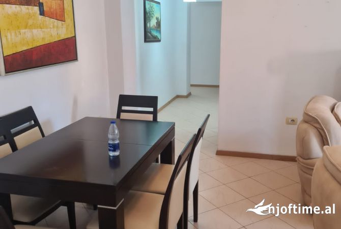 Shtepi me qera 2+1 ne Tirane - 700 Euro