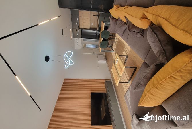 Shtepi me qera 2+1 ne Tirane - 700 Euro