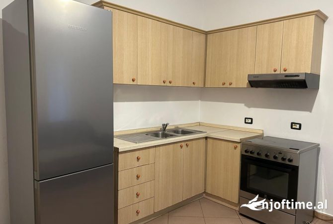 Shtepi me qera 1+1 ne Tirane - 380 Euro