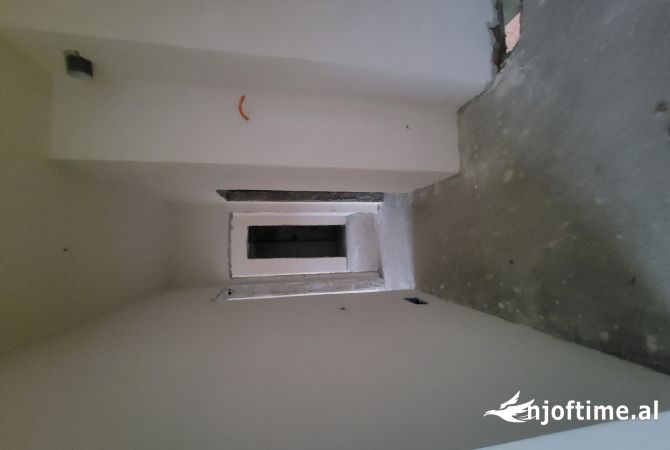Shtepi ne shitje 2+1 ne Tirane - 130,000 Euro
