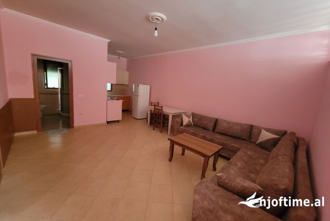 Shtepi me qera 1+1 ne Tirane - 370 Euro