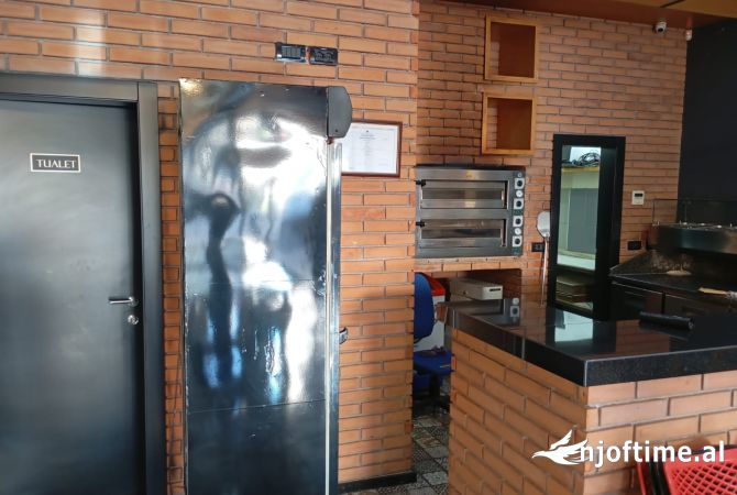 Ambient biznesi me qera 2+1 ne Tirane - 700 Euro