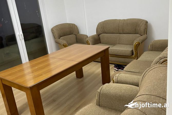 Shtepi me qera 2+1 ne Tirane - 350 Euro