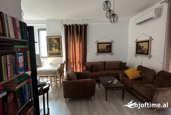 Shtepi ne shitje 2+1 ne Tirane - 180,000 Euro