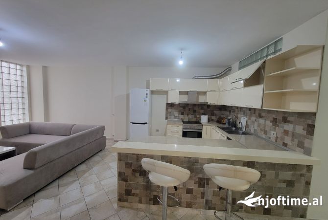 Shtepi me qera 2+1 ne Tirane - 650 Euro