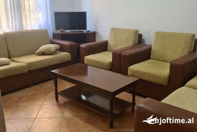 Shitet Apartament 1+1 tek Brryli