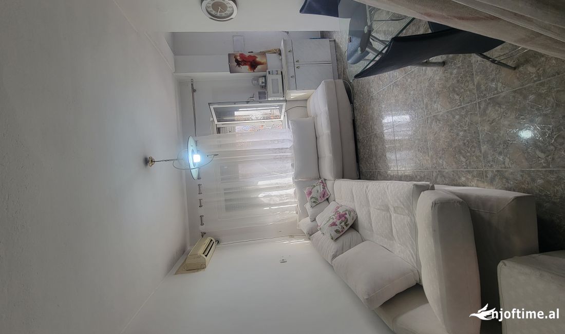 Shtepi me qera Apartament ne Tirane, 2+1, Mobilimi E mobiluar, Pagesa 450  Euro.