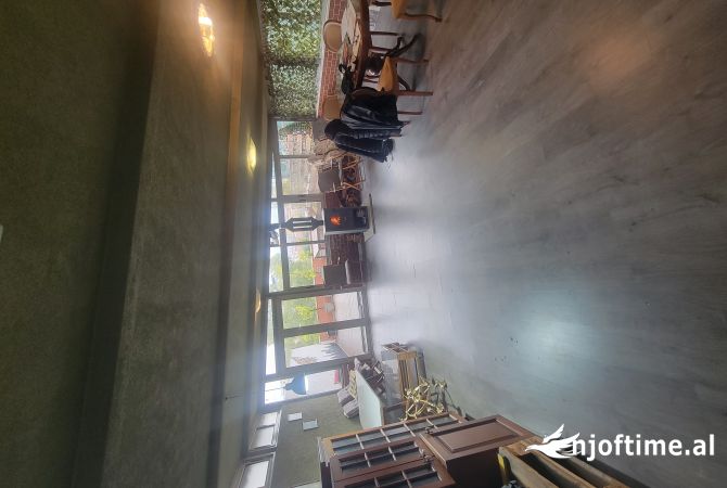 Ambient biznesi me qera 3+1 ne Tirane - 800 Euro