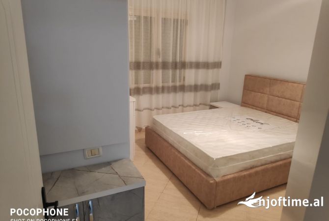 Shtepi me qera Apartament ne Tirane, 2+1, Mobilimi E mobiluar, Pagesa 450  Euro.