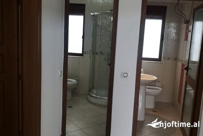 Shtepi me qera 2+1 ne Tirane - 450 Euro