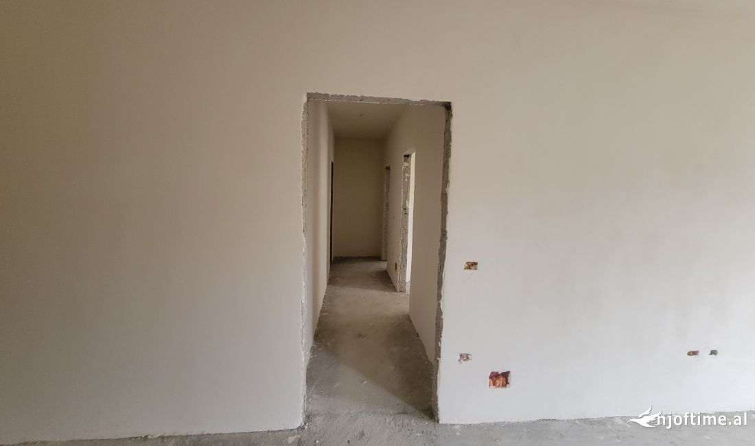 Shtepi ne shitje Apartament ne Tirane, 1+1, Mobilimi Bosh, pa mobiluar, Pagesa 73,000  Euro.
