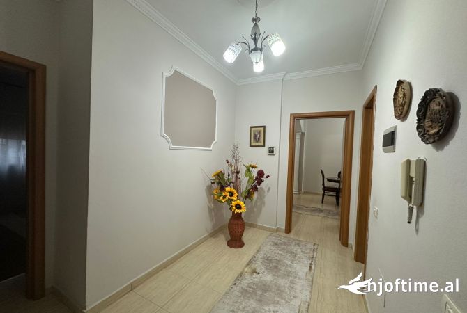 Shtepi me qera 2+1 ne Tirane - 750 Euro