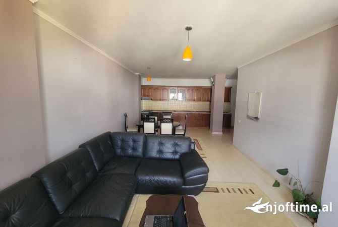 Shtepi me qera 2+1 ne Tirane - 550 Euro