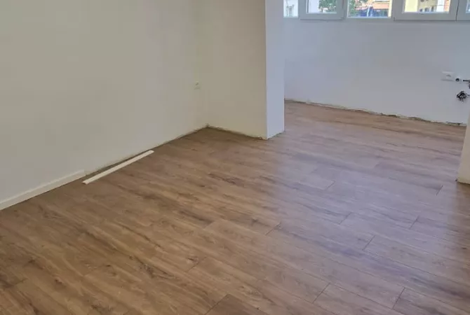 Shtepi ne shitje Apartament ne Tirane, 2+1, Mobilimi Bosh, pa mobiluar, Pagesa 169,000  Euro.