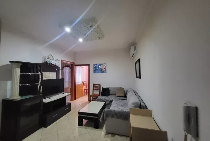 Shtepi me qera 2+1 ne Tirane - 450 Euro