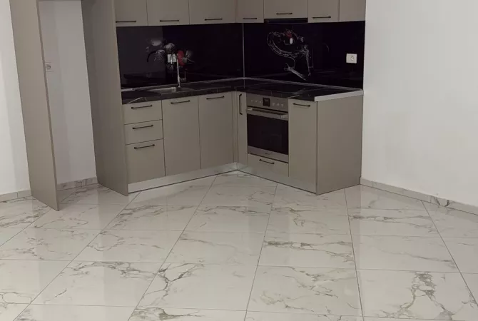 Shtepi me qera 2+1 ne Tirane - 500 Euro