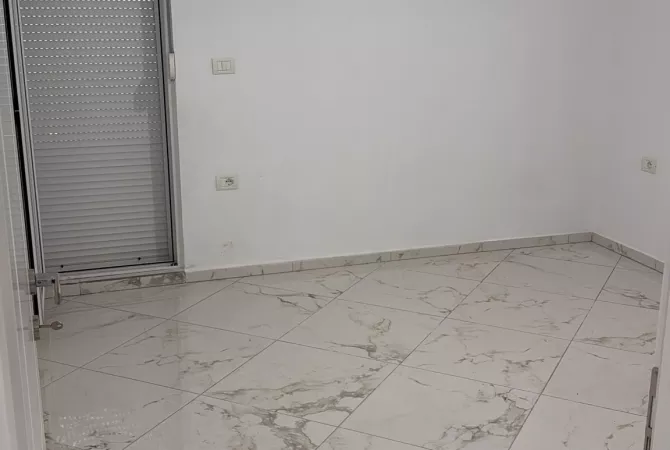 Private house for rent in Tirana 2+1, Emty