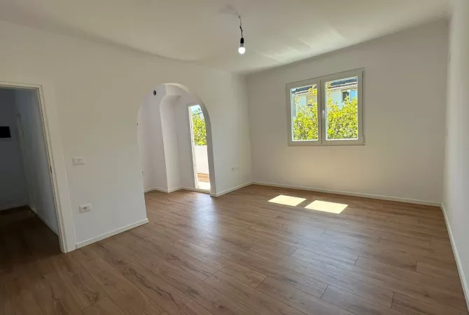 Shtepi ne shitje 2+1 ne Tirane - 129,000 Euro