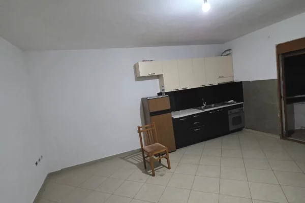 Shtepi me qera 2+1 ne Tirane - 350 Euro