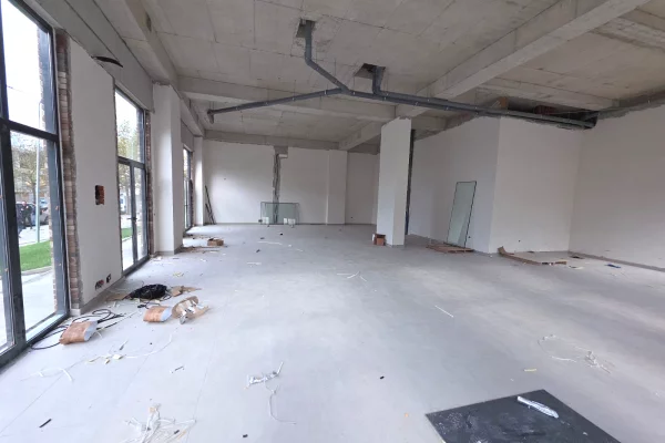 Ambient biznesi me qera 3+1 ne Tirane - 4,000 Euro