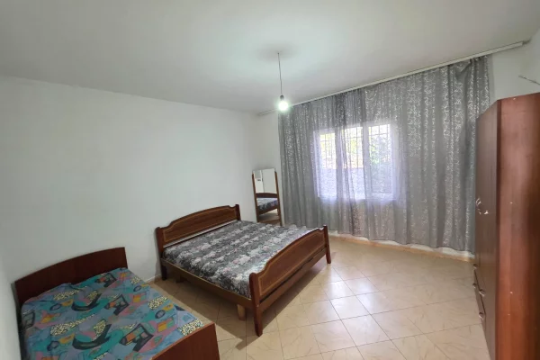 Shtepi me qera 2+1 ne Tirane - 380 Euro