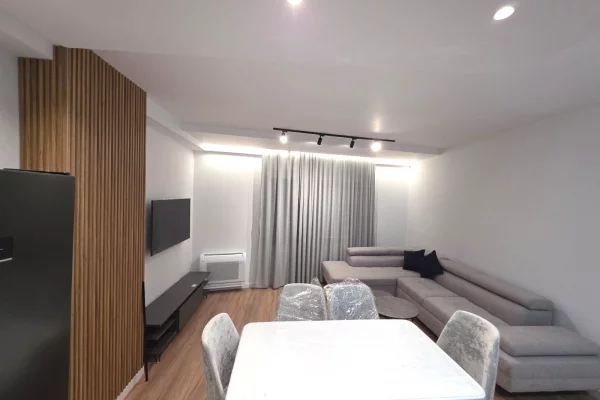 Shtepi me qera 3+1 ne Tirane - 1,500 Euro