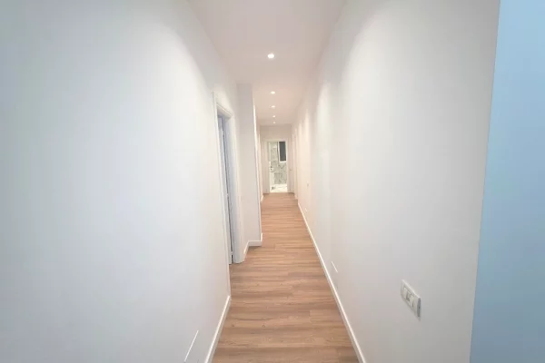 Shtepi me qera Apartament ne Tirane, 3+1, Mobilimi E mobiluar, Pagesa 1,500  Euro.