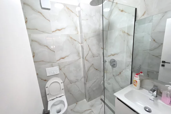 Shtepi me qera Apartament ne Tirane, 3+1, Mobilimi E mobiluar, Pagesa 1,500  Euro.