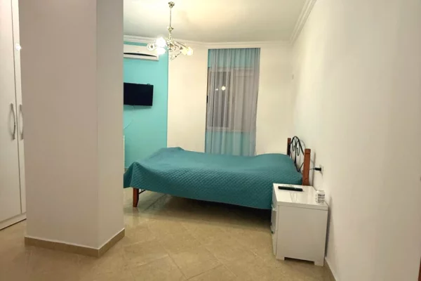 Shtepi me qera Apartament ne Tirane, 2+1, Mobilimi E mobiluar, Pagesa 500  Euro.
