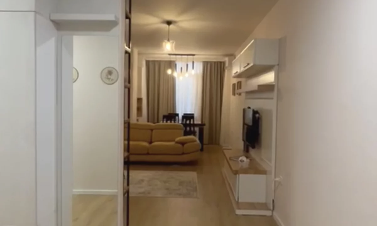 Shtepi ne shitje Apartament ne Tirane, 2+1, Mobilimi E mobiluar, Pagesa 280,000  Euro.