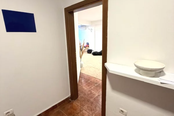 Shtepi me qera 2+1 ne Tirane - 800 Euro