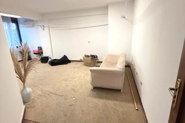 Shtepi me qera 2+1 ne Tirane - 800 Euro