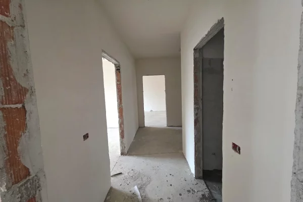 Shitet Apartament 2+1+2 Ne Astir