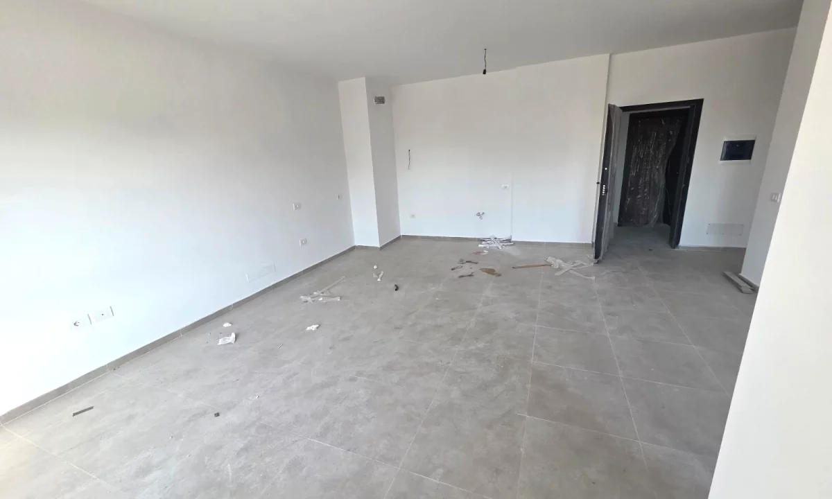 Apartment for rent in Tirana 2+1, Emty