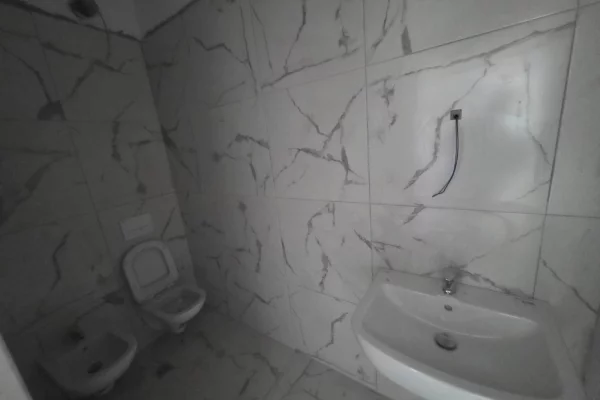 Apartment for rent in Tirana 2+1, Emty