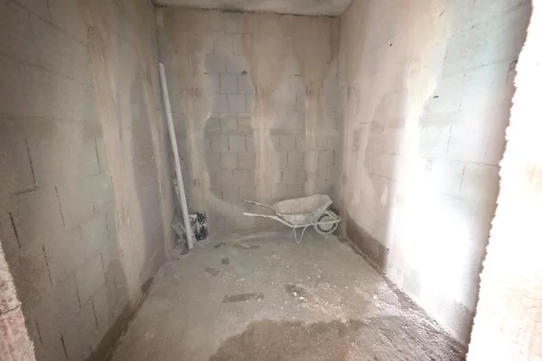 Shtepi ne shitje Apartament ne Tirane, 2+1, Mobilimi Bosh, pa mobiluar, Pagesa 146,000  Euro.