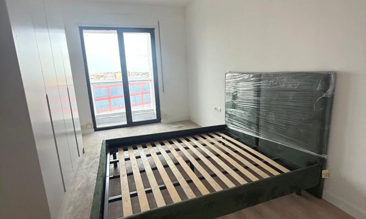 Shtepi me qera Apartament ne Tirane, 2+1, Mobilimi Pjeserisht e mobiluar, Pagesa 500  Euro.