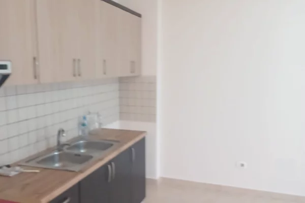 Shtepi me qera 2+1 ne Tirane - 400 Euro