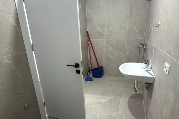 Shtepi me qera Apartament ne Tirane, 2+1, Mobilimi E mobiluar, Pagesa 600  Euro.