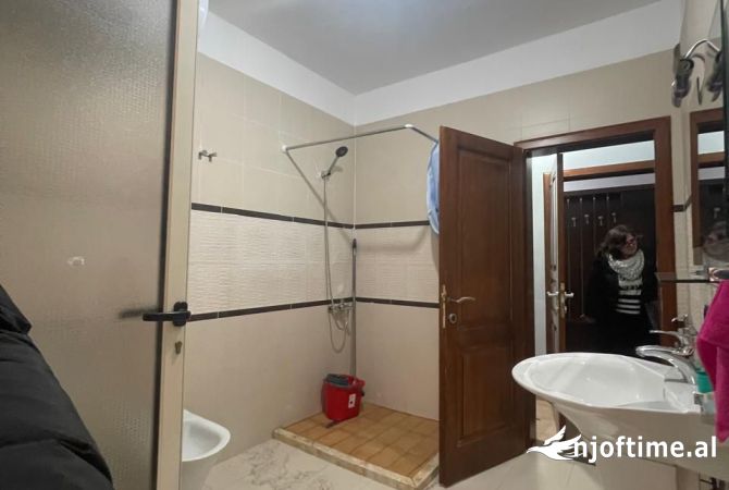 Shtepi me qera 1+1 ne Tirane - 450 Euro