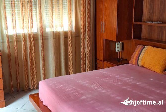 Shtepi me qera 2+1 ne Tirane - 750 Euro