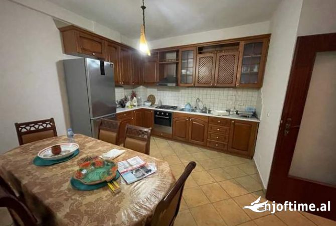 Shtepi me qera 2+1 ne Tirane - 45,000 Leke