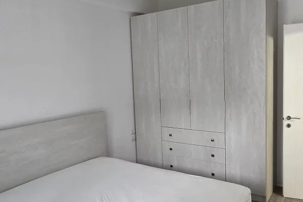 Shtepi me qera Apartament ne Tirane, 2+1, Mobilimi E mobiluar, Pagesa 60,000  Leke.