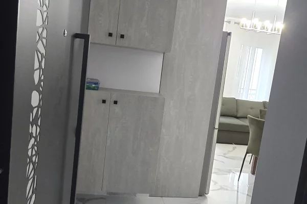 Shtepi me qera Apartament ne Tirane, 2+1, Mobilimi E mobiluar, Pagesa 60,000  Leke.