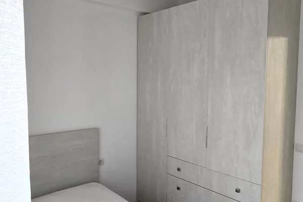 Shtepi me qera Apartament ne Tirane, 2+1, Mobilimi E mobiluar, Pagesa 60,000  Leke.