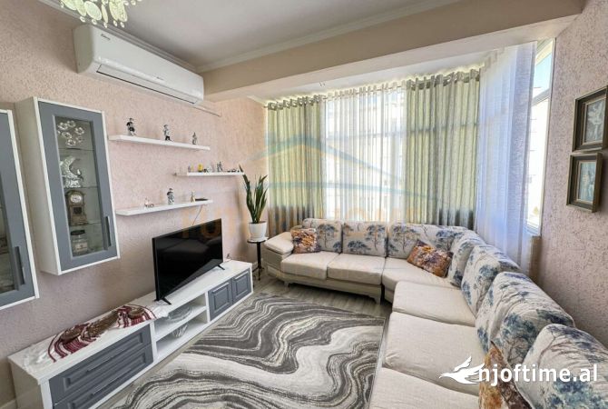 Shtepi ne shitje Apartament ne Tirane, 2+1, Mobilimi E mobiluar, Pagesa 129,000  Euro.