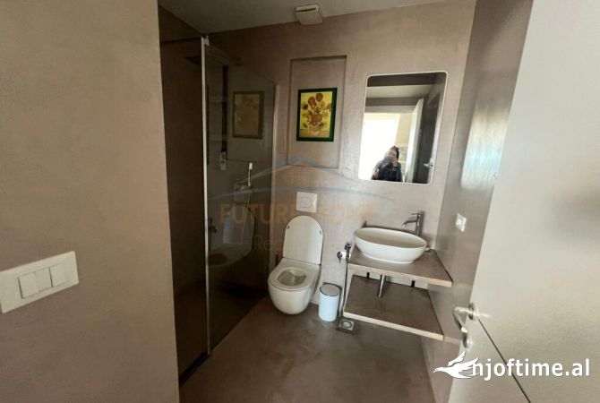 Shtepi ne shitje Apartament ne Tirane, 2+1, Mobilimi E mobiluar, Pagesa 420,000  Euro.