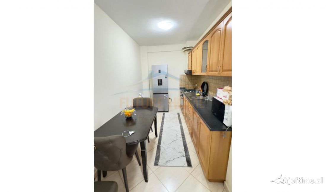 Shtepi ne shitje Apartament ne Tirane, 1+1, Mobilimi Bosh, pa mobiluar, Pagesa 143,000  Euro.