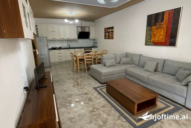 Shtepi me qera 2+1 ne Tirane - 900 Euro
